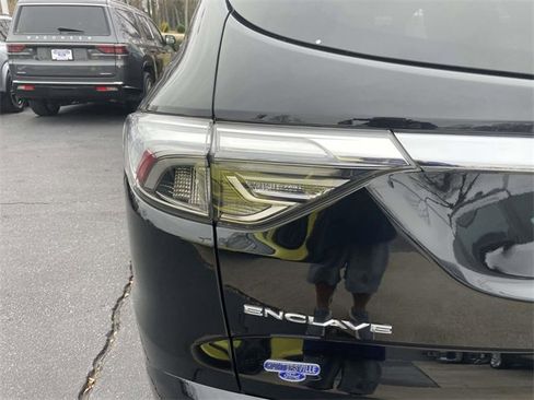 Used 2023 Buick Enclave Avenir image 32