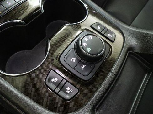 Used 2022 GMC Acadia AT4 w/ Preferred Package AWD/4WD image 16