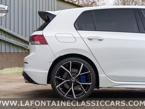 Used 2022 Volkswagen Golf R image 45