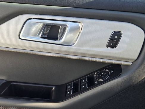 New 2026 Ford Explorer Active RWD image 20