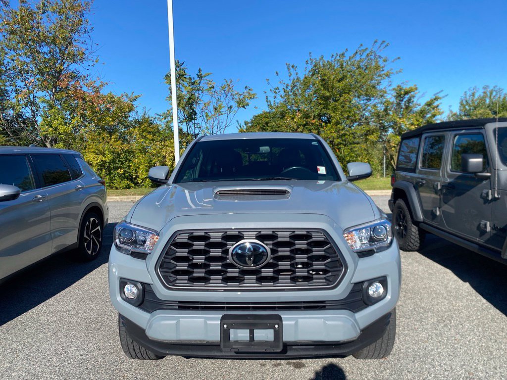 Used 2021 Toyota Tacoma TRD Sport w/ TRD Premium Sport Package AWD/4WD image 3