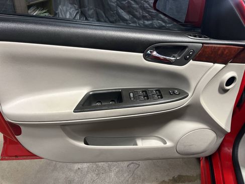 Used 2009 Chevrolet Impala LT FWD image 3