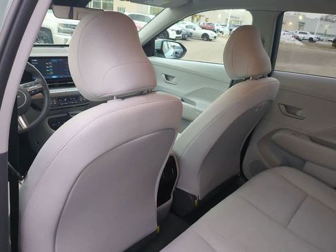 Used 2025 Hyundai Kona SEL image 17