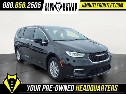 Used 2023 Chrysler Pacifica Touring-L FWD image 30