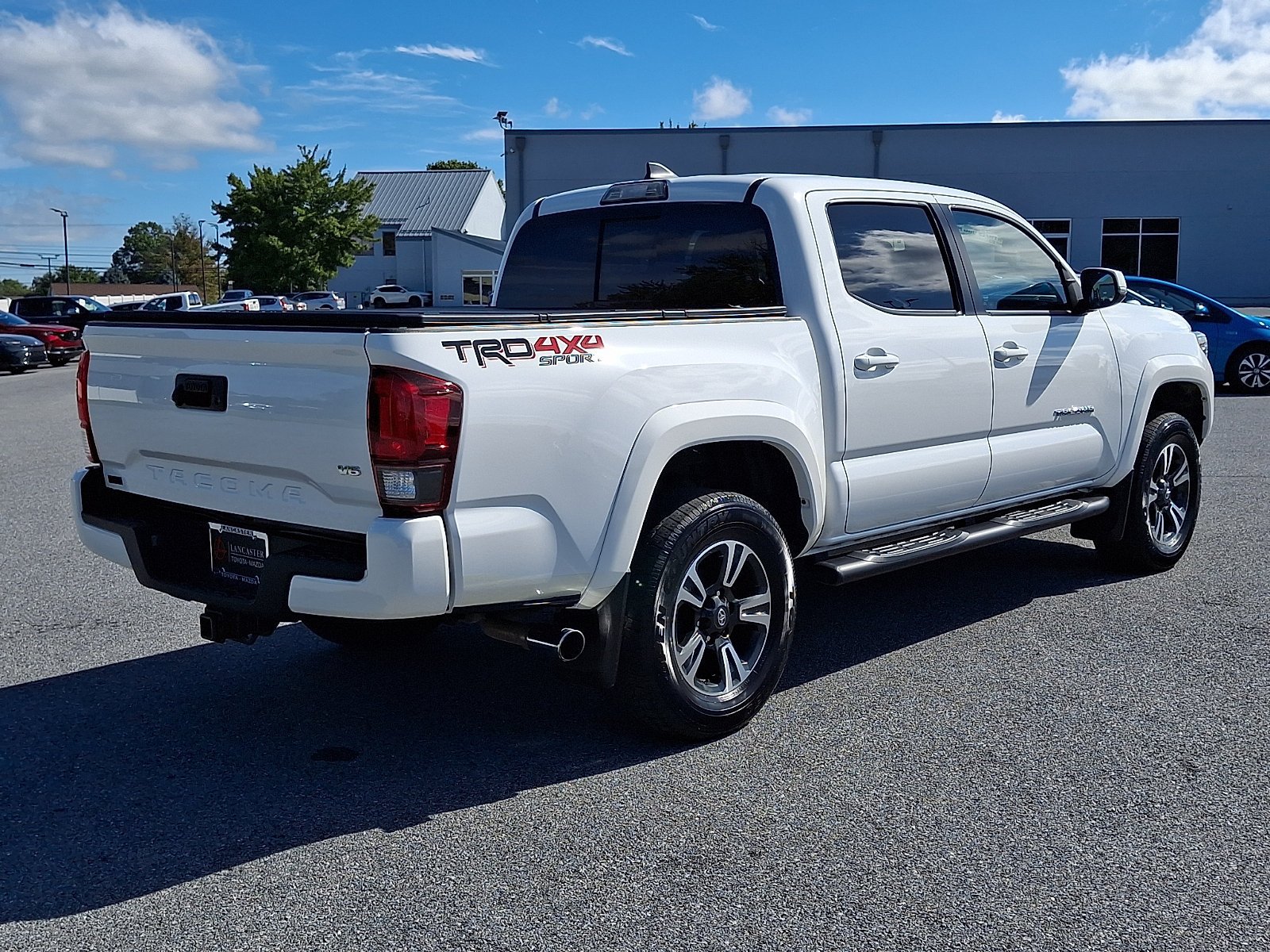 Used 2018 Toyota Tacoma TRD Sport AWD/4WD image 7