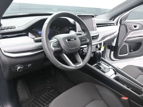 Used 2025 Jeep Compass Sport w/ Mopar Graphics Package AWD/4WD image 23