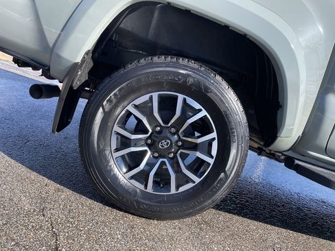 Used 2023 Toyota Tacoma TRD Sport image 12