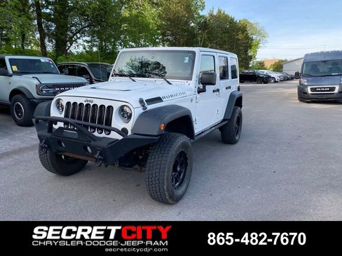 Used 2014 Jeep Wrangler Unlimited Rubicon w/ Connectivity Group AWD/4WD image 1