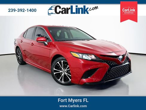 Used 2019 Toyota Camry SE FWD image 1