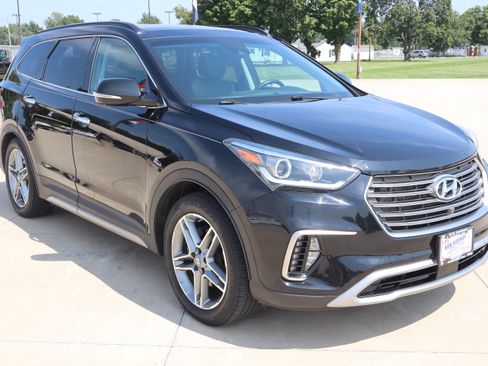 Used 2018 Hyundai Santa Fe Limited FWD image 3