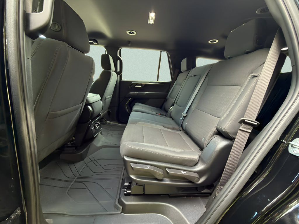 Used 2025 Chevrolet Tahoe LS AWD/4WD image 21