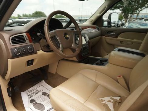 Used 2013 Chevrolet Silverado 2500 LTZ w/ LTZ Plus Package AWD/4WD image 8