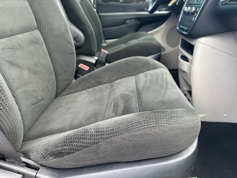 Used 2016 Dodge Grand Caravan American Value Package image 14