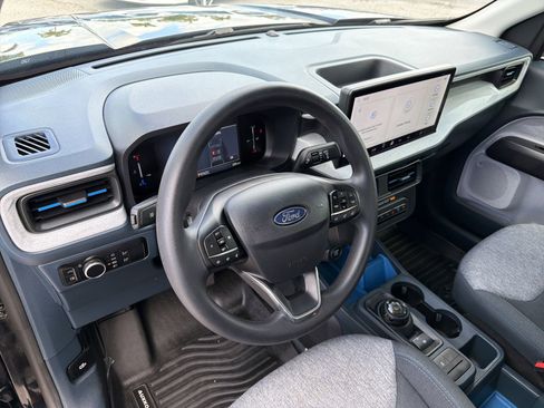 Used 2025 Ford Maverick XLT FWD image 19