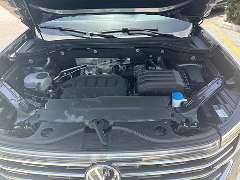 Used 2025 Volkswagen Atlas SE AWD/4WD image 34