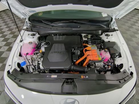 Used 2024 Hyundai Elantra Limited image 28