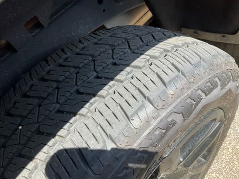 Used 2024 Chevrolet Colorado Z71 w/ Z71 Convenience Package 2 image 14