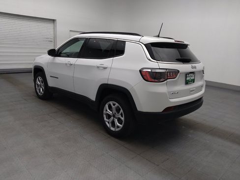 Used 2025 Jeep Compass Latitude AWD/4WD image 3