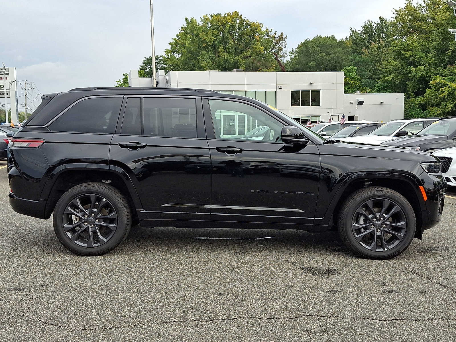 Used 2026 Jeep Grand Cherokee Limited AWD/4WD image 7