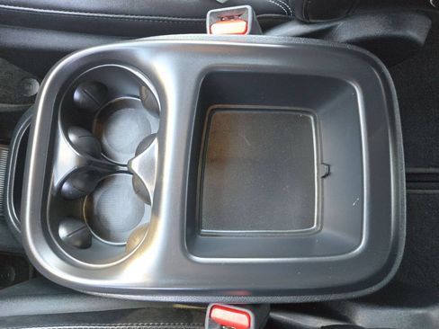 Used 2025 Chrysler Pacifica Select FWD image 30