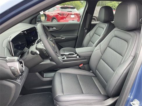 New 2026 Chevrolet Equinox LT w/ Convenience Package II image 11