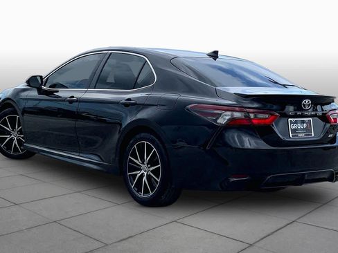 Used 2021 Toyota Camry SE FWD image 12