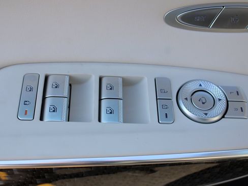 Used 2025 Genesis GV70 3.5T Sport w/ Sport Prestige Package image 33