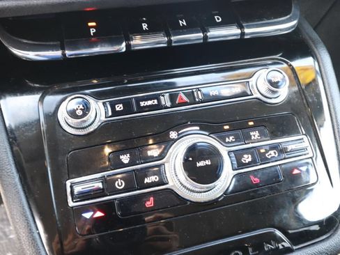 Used 2022 Lincoln Corsair FWD image 21