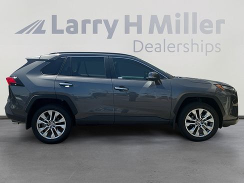 Used 2025 Toyota RAV4 Limited w/ Advanced Technology Package FWD image 6