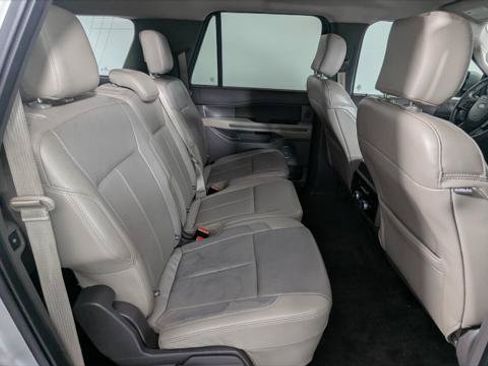 Used 2018 Ford Expedition Max XLT w/ Equipment Group 202A RWD image 22