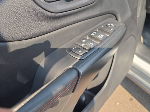 Used 2019 Jeep Cherokee Trailhawk AWD/4WD image 13