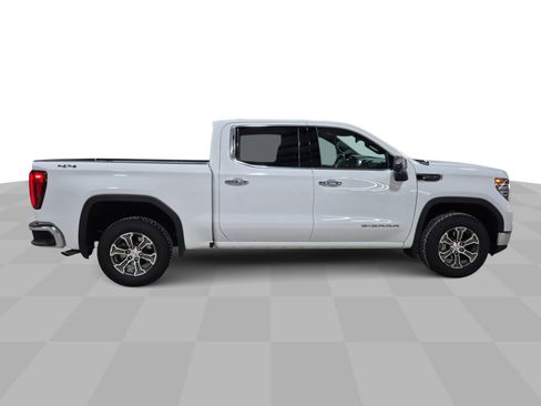 Certified 2025 GMC Sierra 1500 SLT image 10