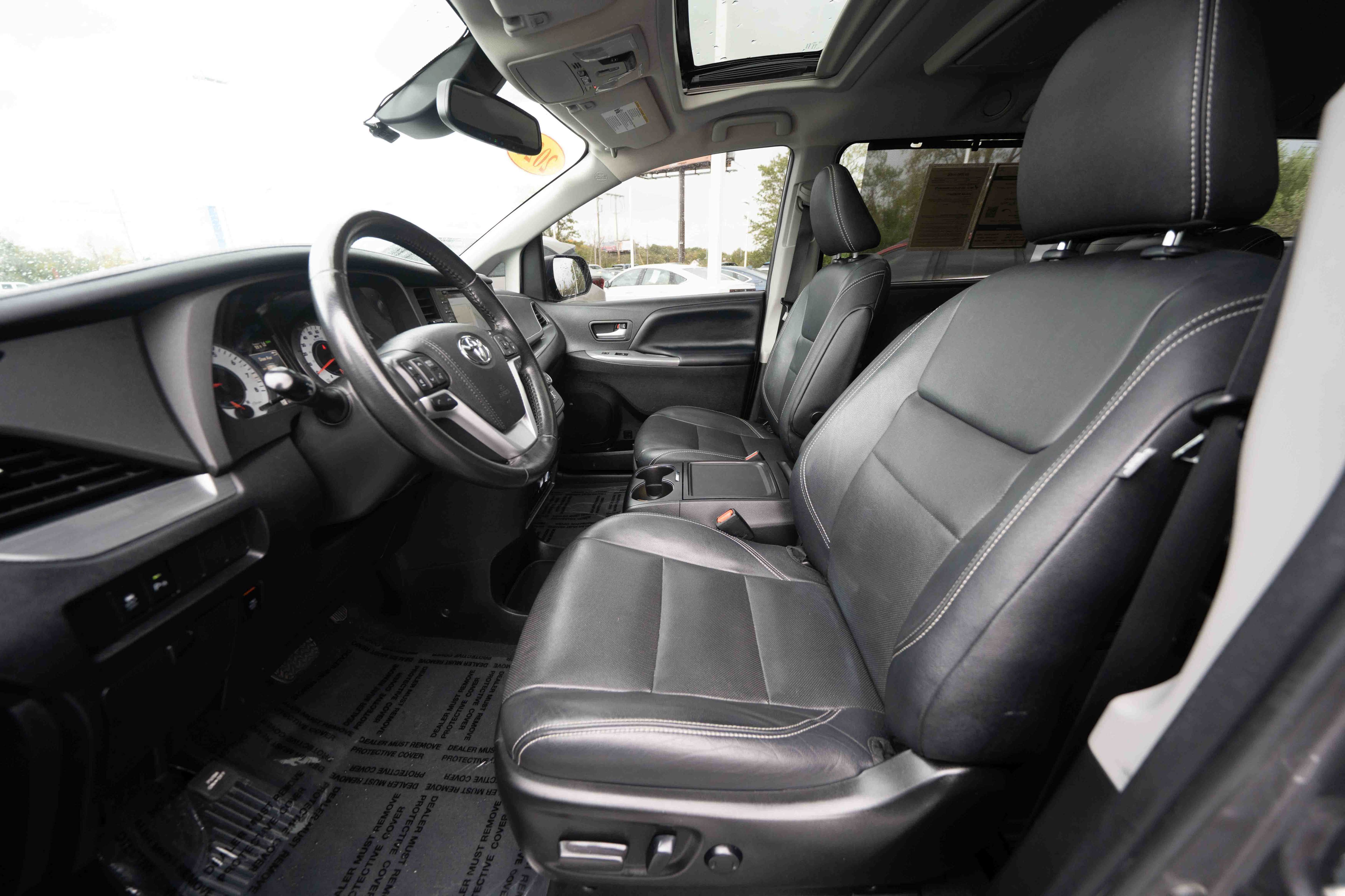 Used 2020 Toyota Sienna SE Premium AWD/4WD image 9