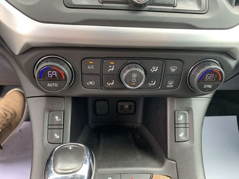 Used 2019 GMC Acadia SLE w/ LPO, Floor Liner Package image 18