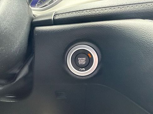New 2027 Chrysler Pacifica Select AWD/4WD image 33