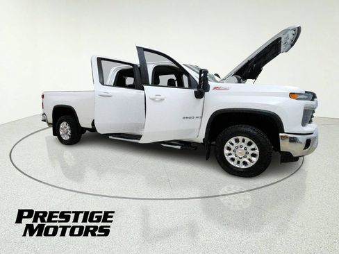 Used 2024 Chevrolet Silverado 3500 LT w/ True North Edition AWD/4WD image 15