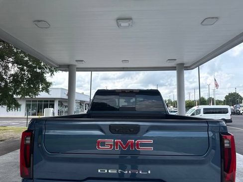 Used 2025 GMC Sierra 2500 Denali w/ Max Trailering Package AWD/4WD image 5