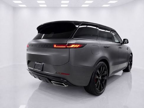 Used 2025 Land Rover Range Rover Sport Dynamic SE AWD/4WD image 4