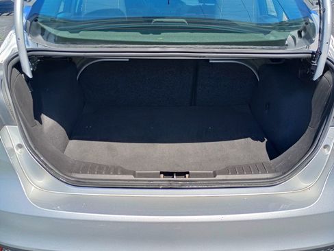 Used 2018 Ford Focus SE w/ Cold Weather Package FWD image 19