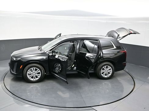 New 2025 Cadillac XT6 Luxury w/ LPO, Floor Liner Package image 36