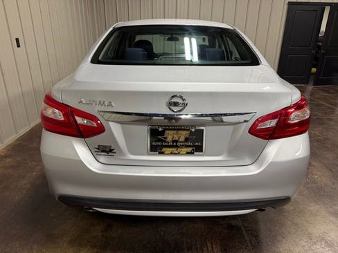 Used 2016 Nissan Altima 2.5 S w/ Power Driver Seat Package FWD image 9