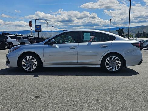 Used 2025 Subaru Legacy Limited AWD/4WD image 2