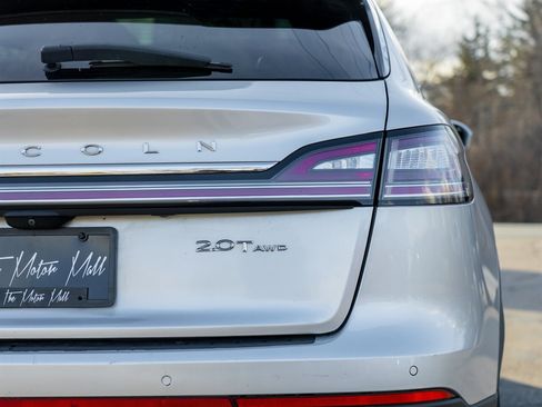 Used 2019 Lincoln Nautilus Select image 10