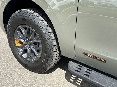 Used 2025 Ford Expedition Tremor image 8