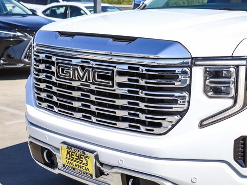 Used 2022 GMC Sierra 1500 Denali w/ Denali Reserve Package AWD/4WD image 8