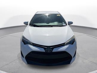 Used 2018 Toyota Corolla LE video 3