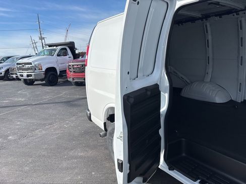 New 2025 Chevrolet Express 2500 w/ Driver Convenience Package RWD image 36