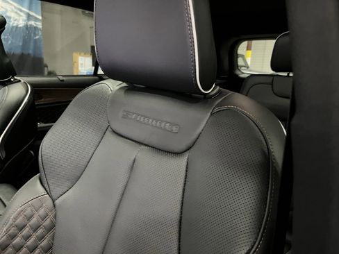 New 2025 Jeep Grand Cherokee L Summit w/ Luxury Tech Group V AWD/4WD image 18