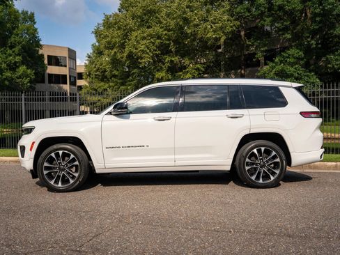 Used 2021 Jeep Grand Cherokee L Overland w/ Trailer Tow Group (B) RWD image 9