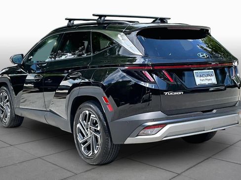 Used 2025 Hyundai Tucson Limited FWD image 12